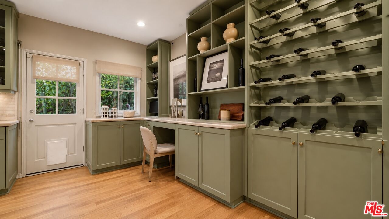 1506 Club View Dr