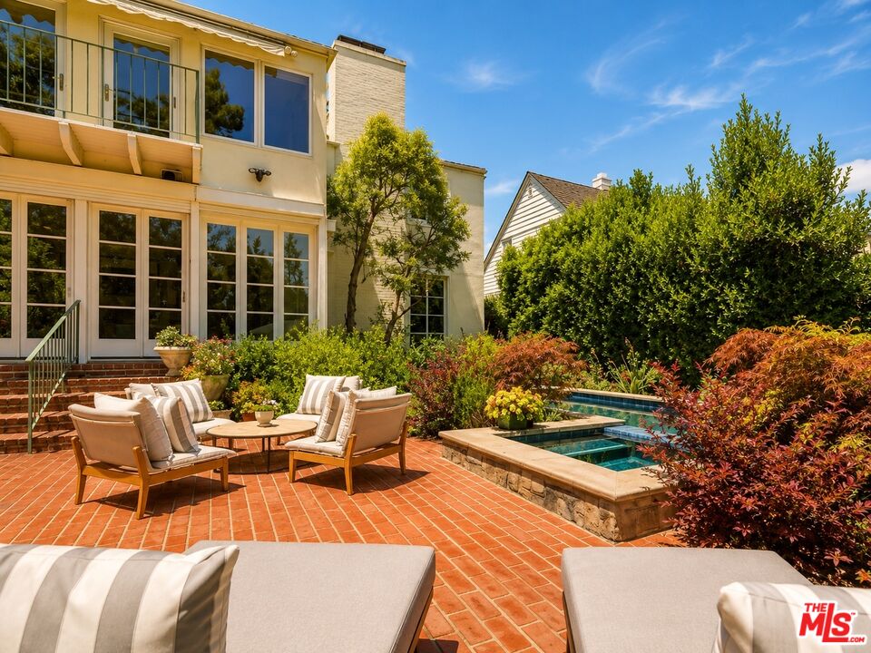 1506 Club View Dr