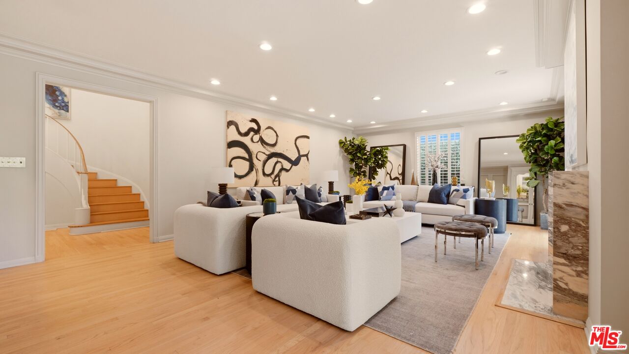 1506 Club View Dr