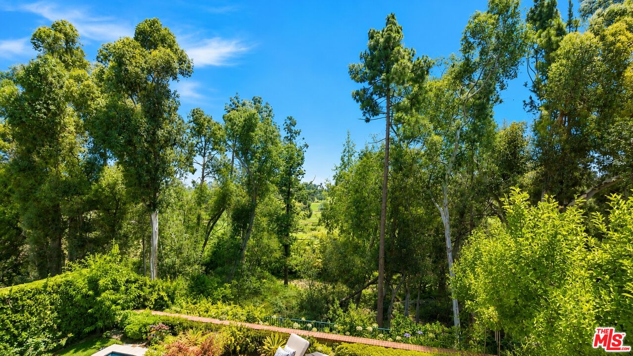 1506 Club View Dr