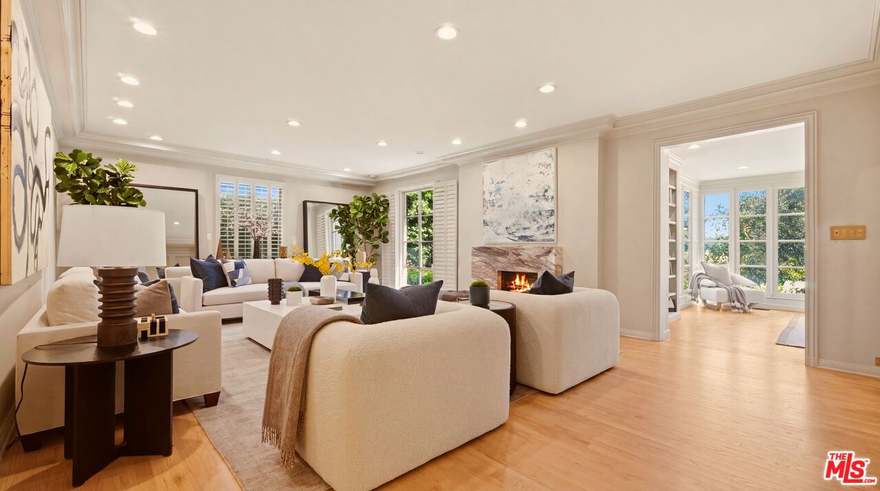1506 Club View Dr