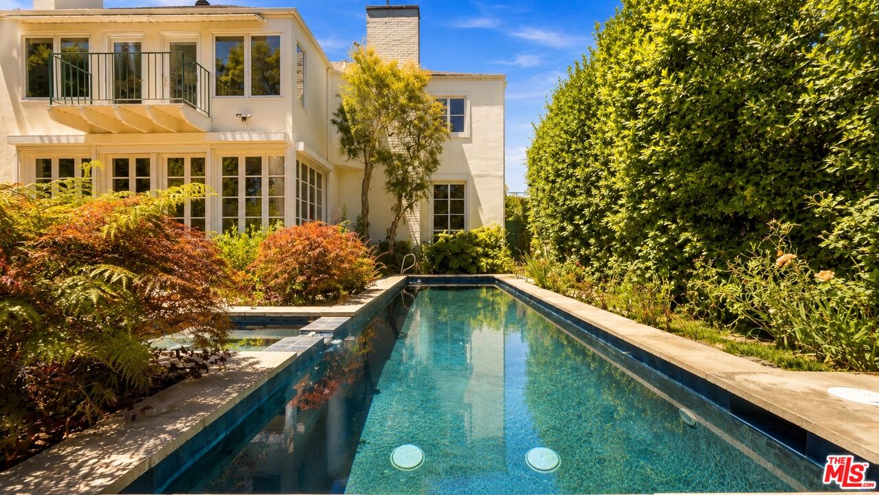 1506 Club View Dr