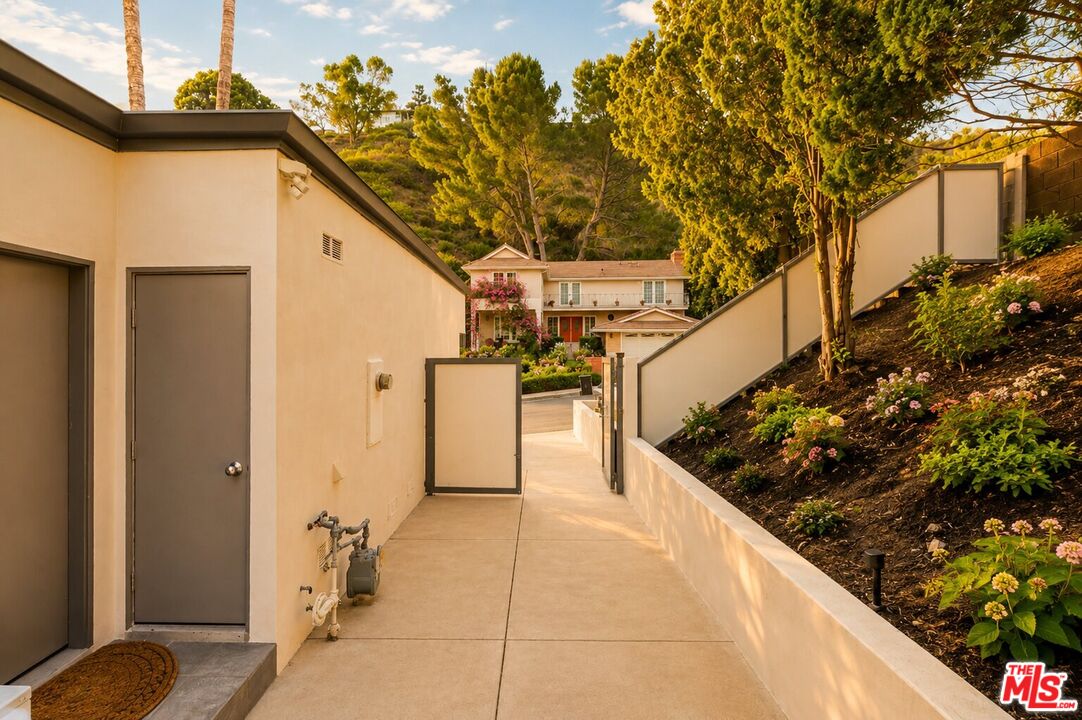 2657 Zorada Dr