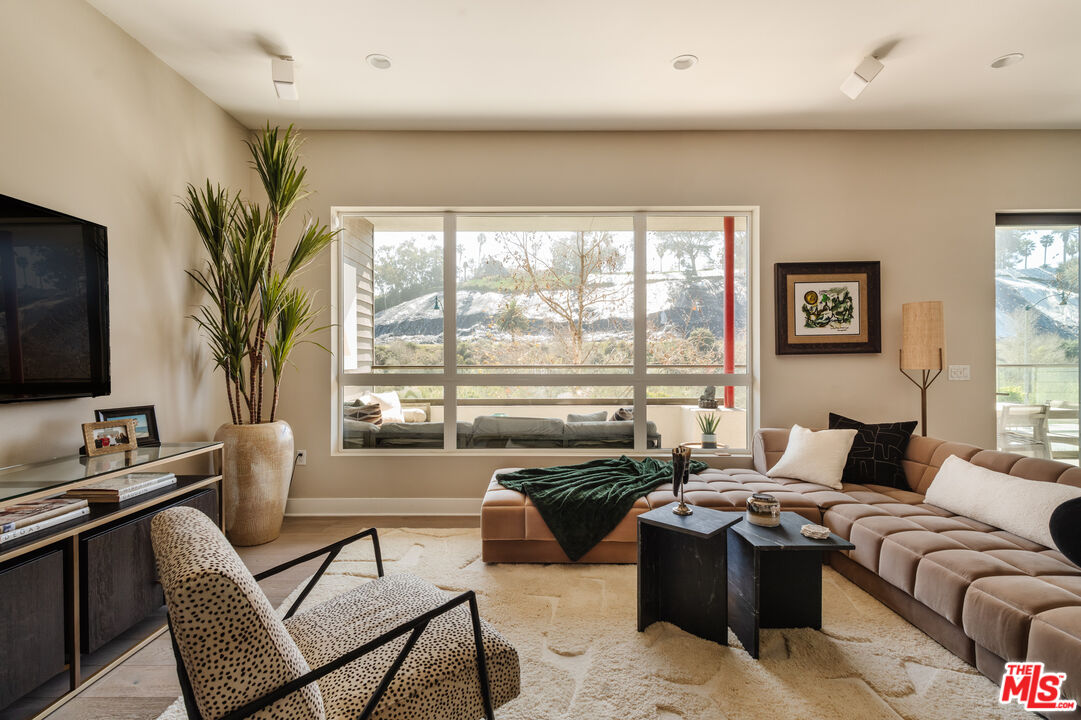 12765 Bluff Creek Dr Unit: 1