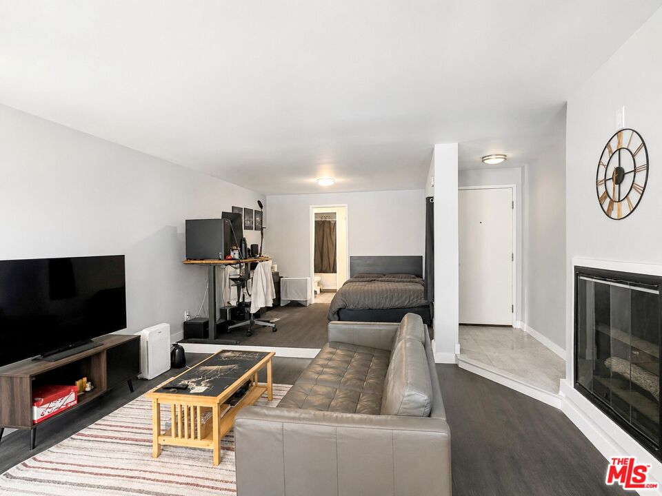 6151 Orange St Unit: 203