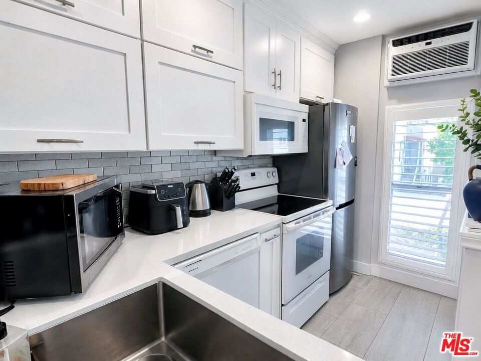6151 Orange St Unit: 203