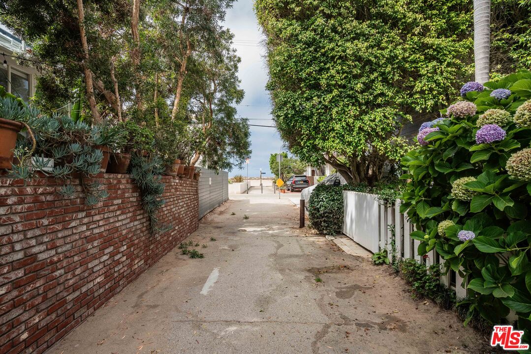 24 Westwind St Unit: C