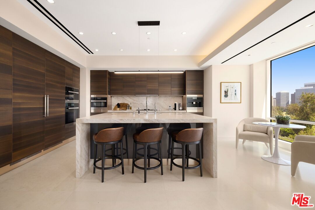 1200 Club View Dr Unit: 6S