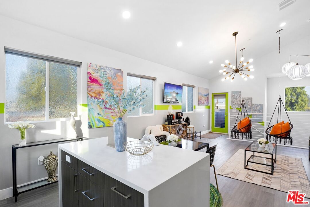 5853 Vineland Ave Unit: A