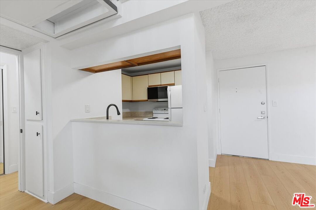 1440 Veteran Ave Unit: 348