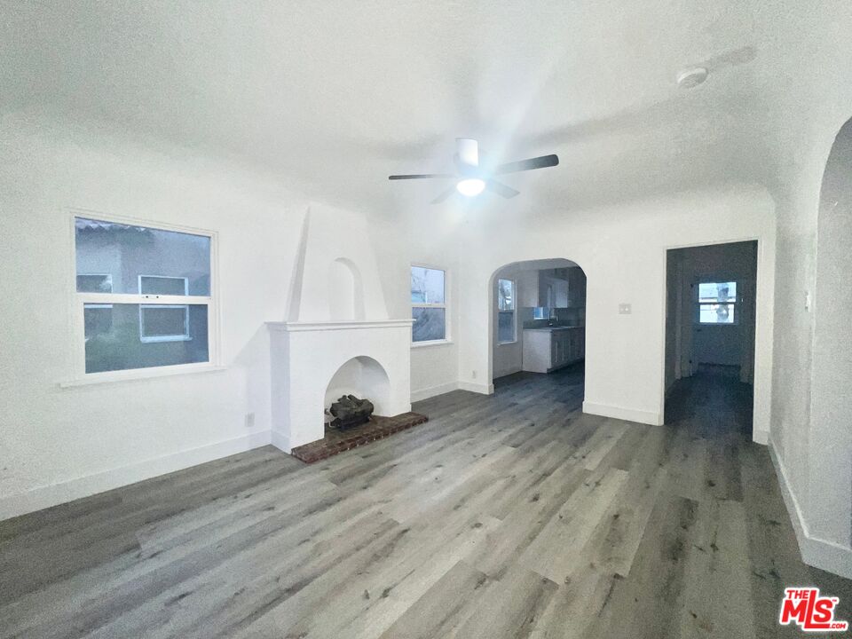 5590 Lemon Ave