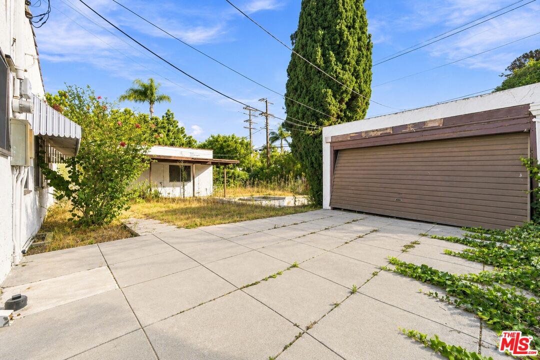 513 N Rexford Dr
