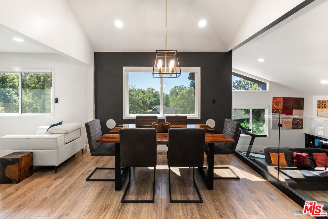4118 Oak Hollow Rd