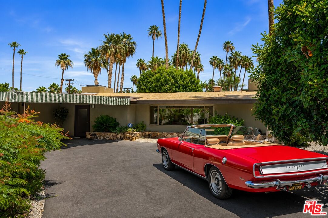 1094 S Paseo De Marcia