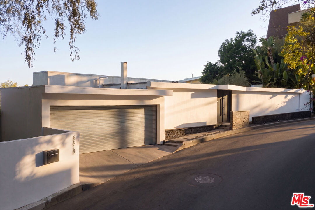 8618 Franklin Ave