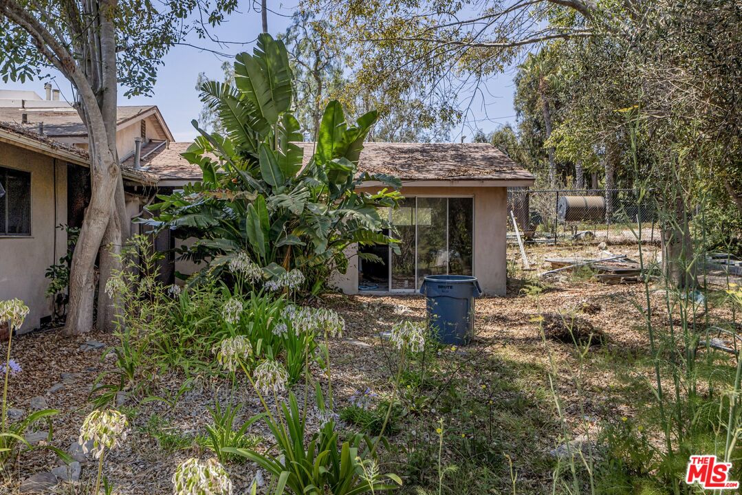 29029 Cliffside Dr