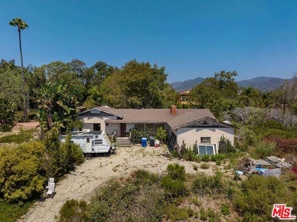 29029 Cliffside Dr