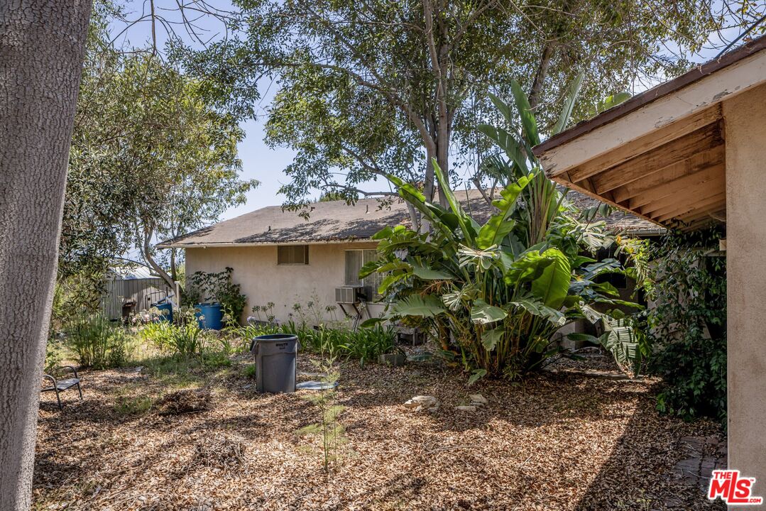 29029 Cliffside Dr