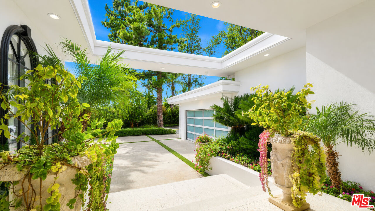 1856 Loma Vista Dr