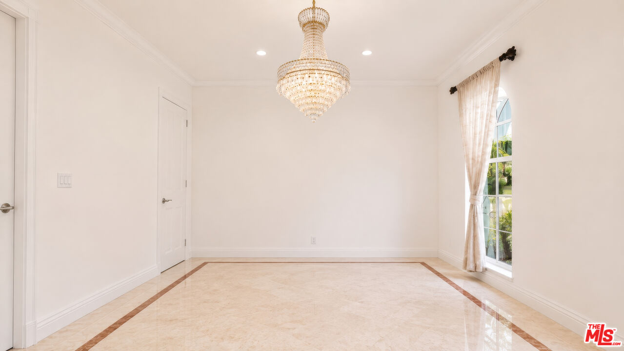 1856 Loma Vista Dr