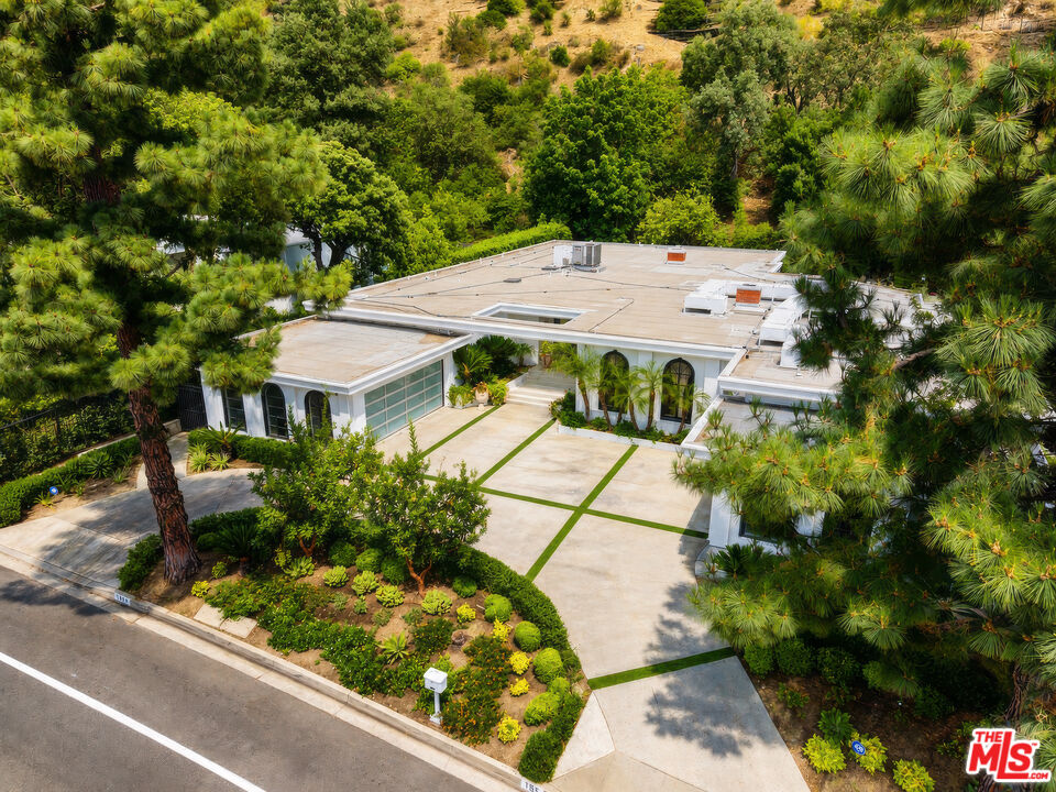 1856 Loma Vista Dr