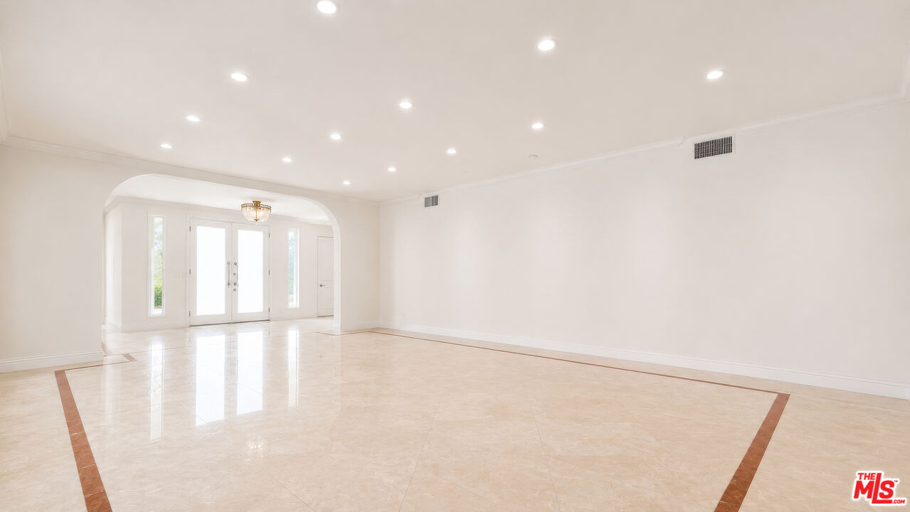 1856 Loma Vista Dr