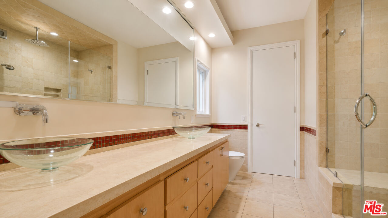 1856 Loma Vista Dr