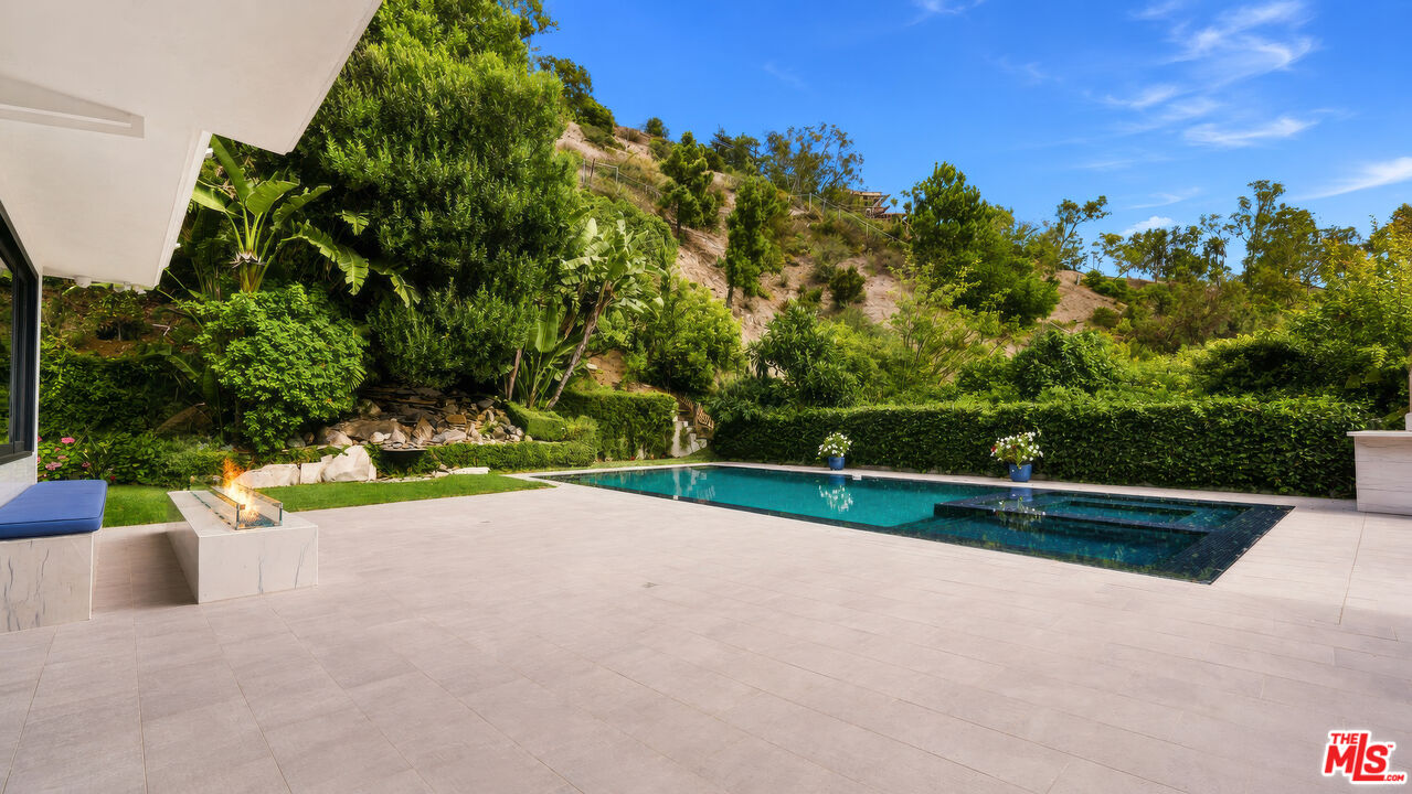 1856 Loma Vista Dr