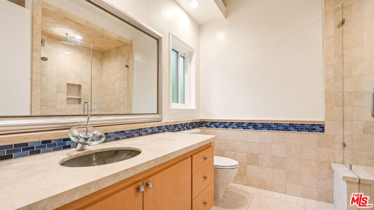 1856 Loma Vista Dr