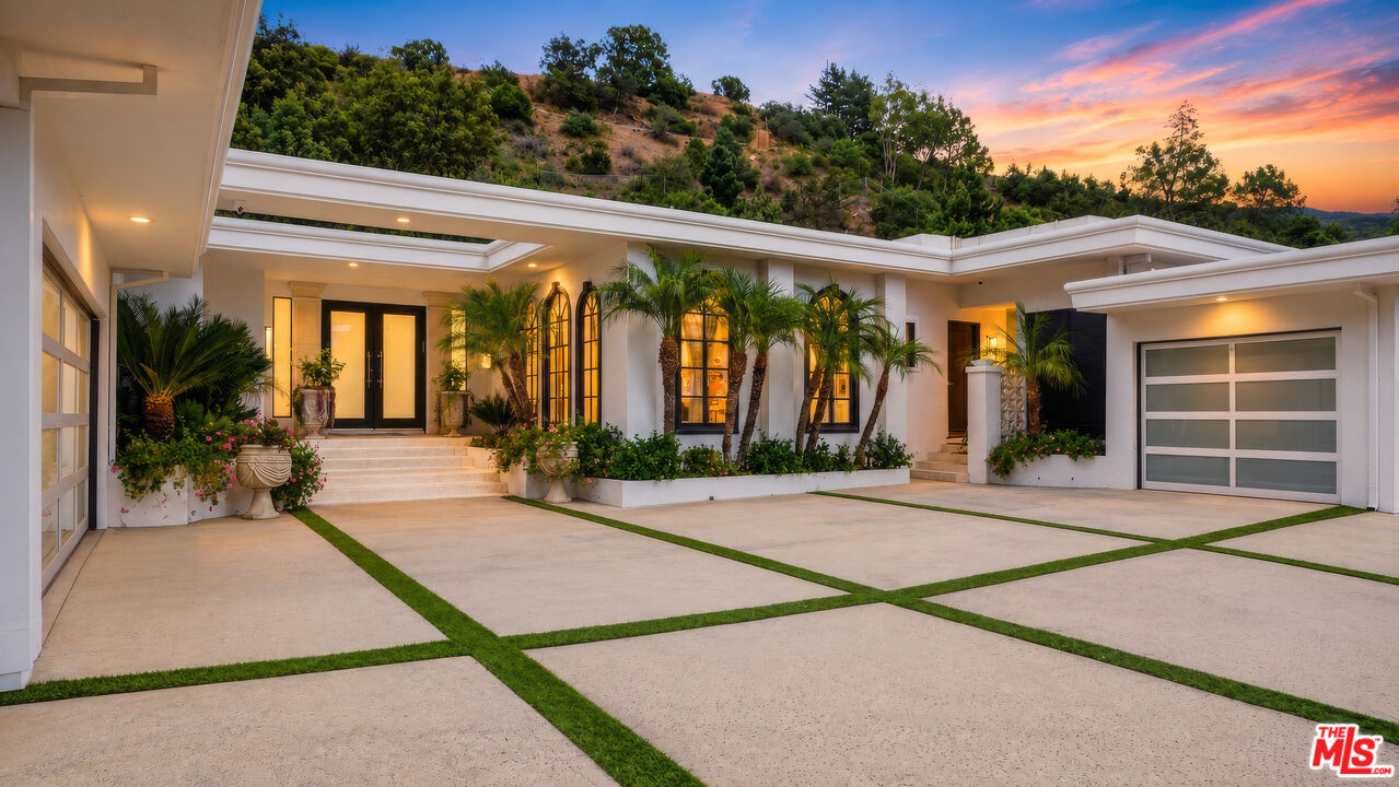 1856 Loma Vista Dr