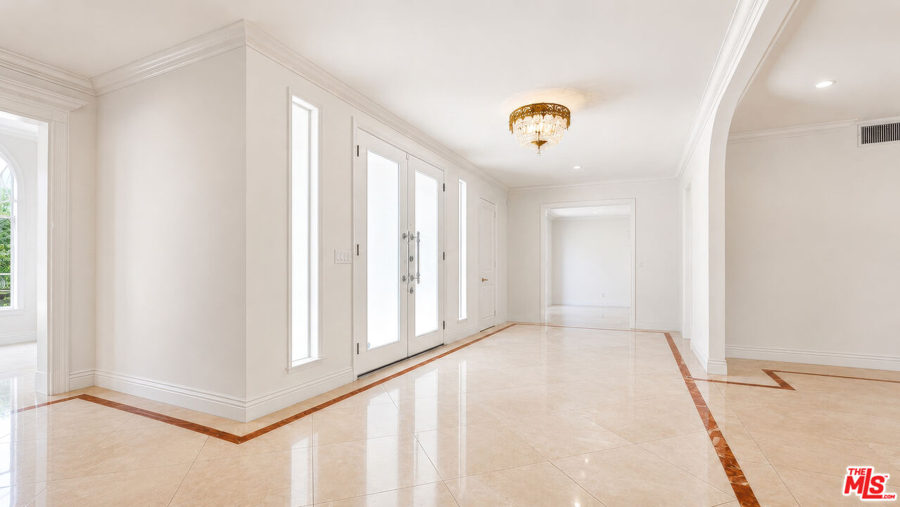 1856 Loma Vista Dr