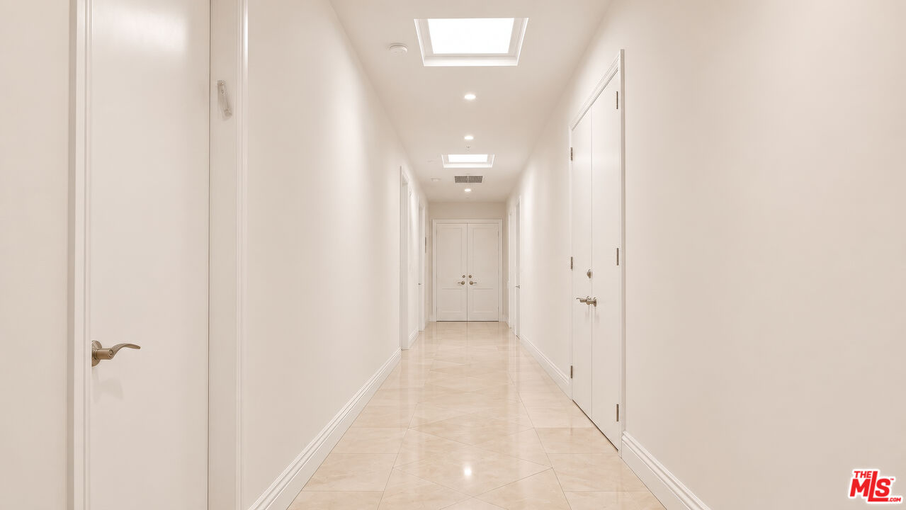 1856 Loma Vista Dr