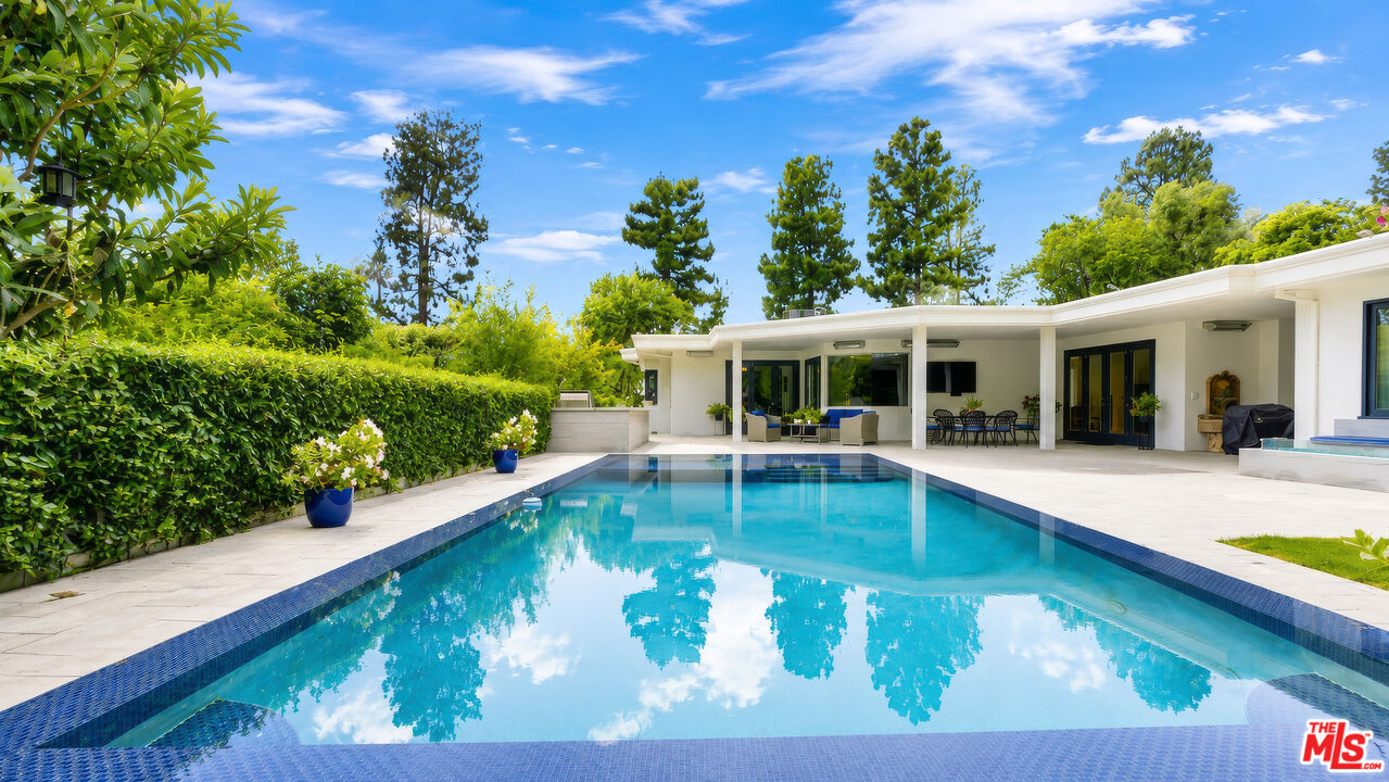1856 Loma Vista Dr