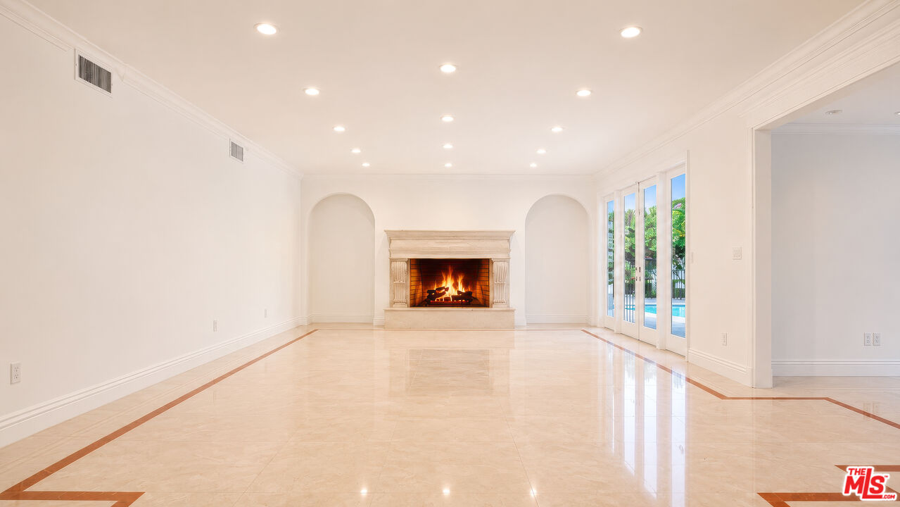1856 Loma Vista Dr