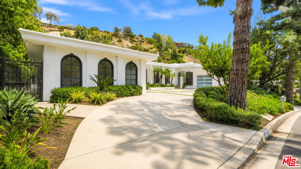 1856 Loma Vista Dr