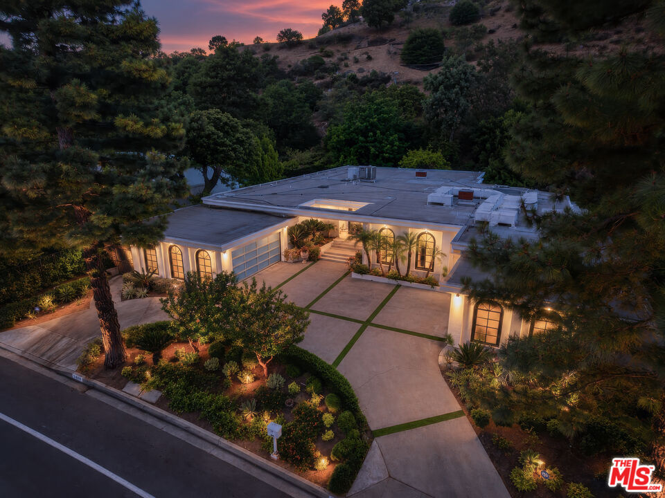 1856 Loma Vista Dr