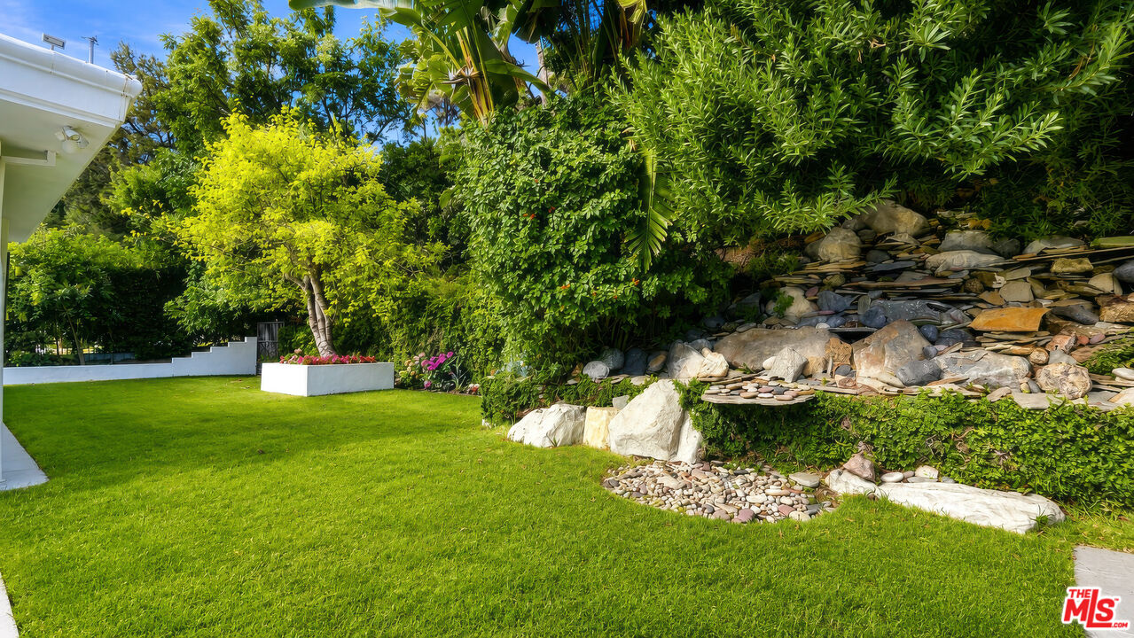 1856 Loma Vista Dr