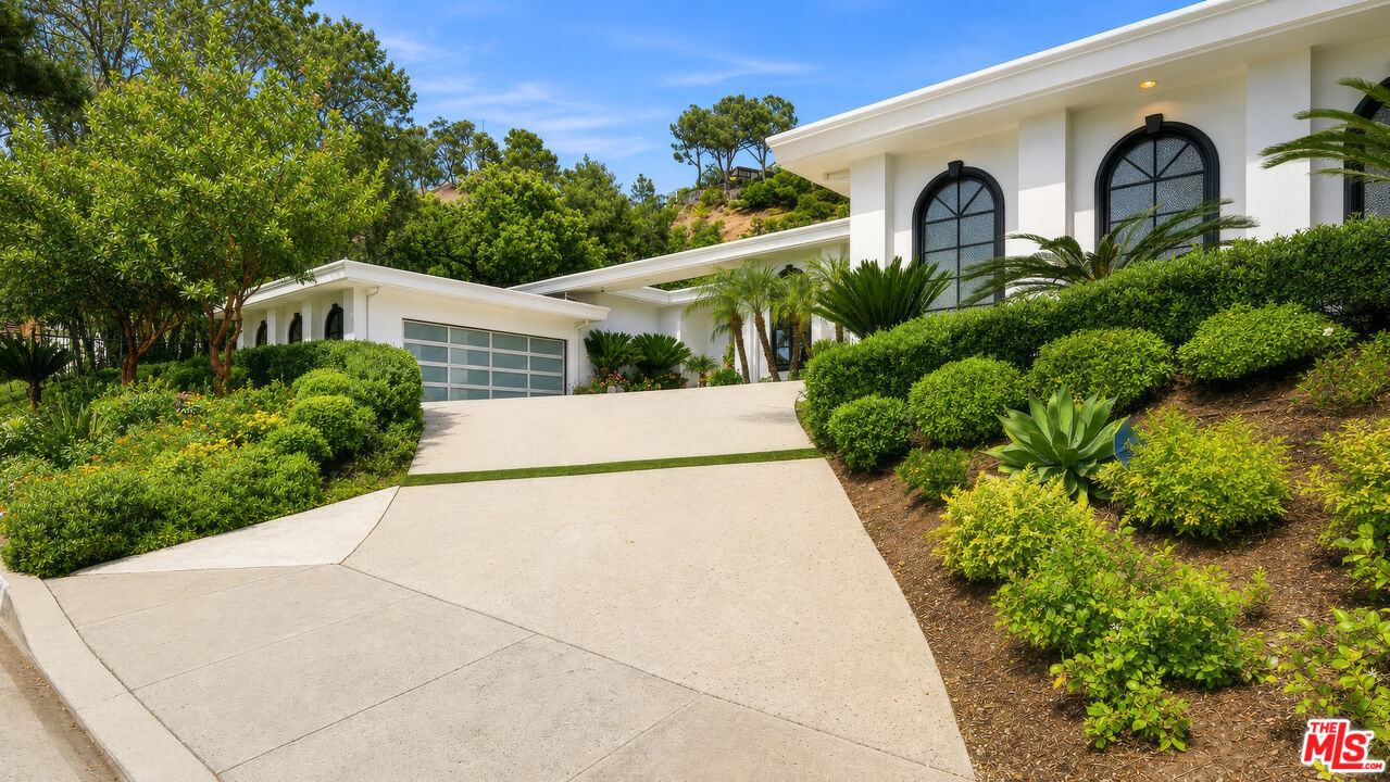 1856 Loma Vista Dr