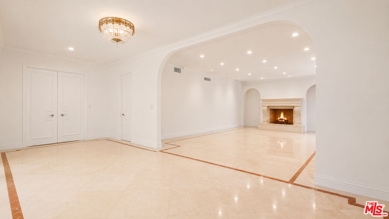 1856 Loma Vista Dr