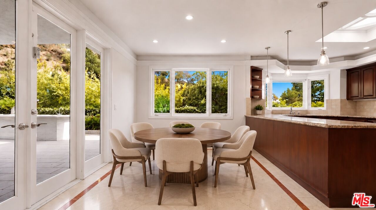 1856 Loma Vista Dr