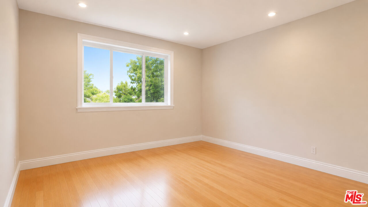 1856 Loma Vista Dr