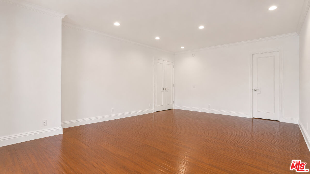 1856 Loma Vista Dr