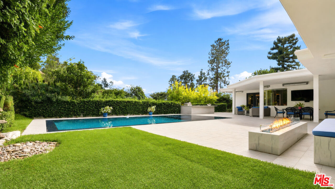 1856 Loma Vista Dr