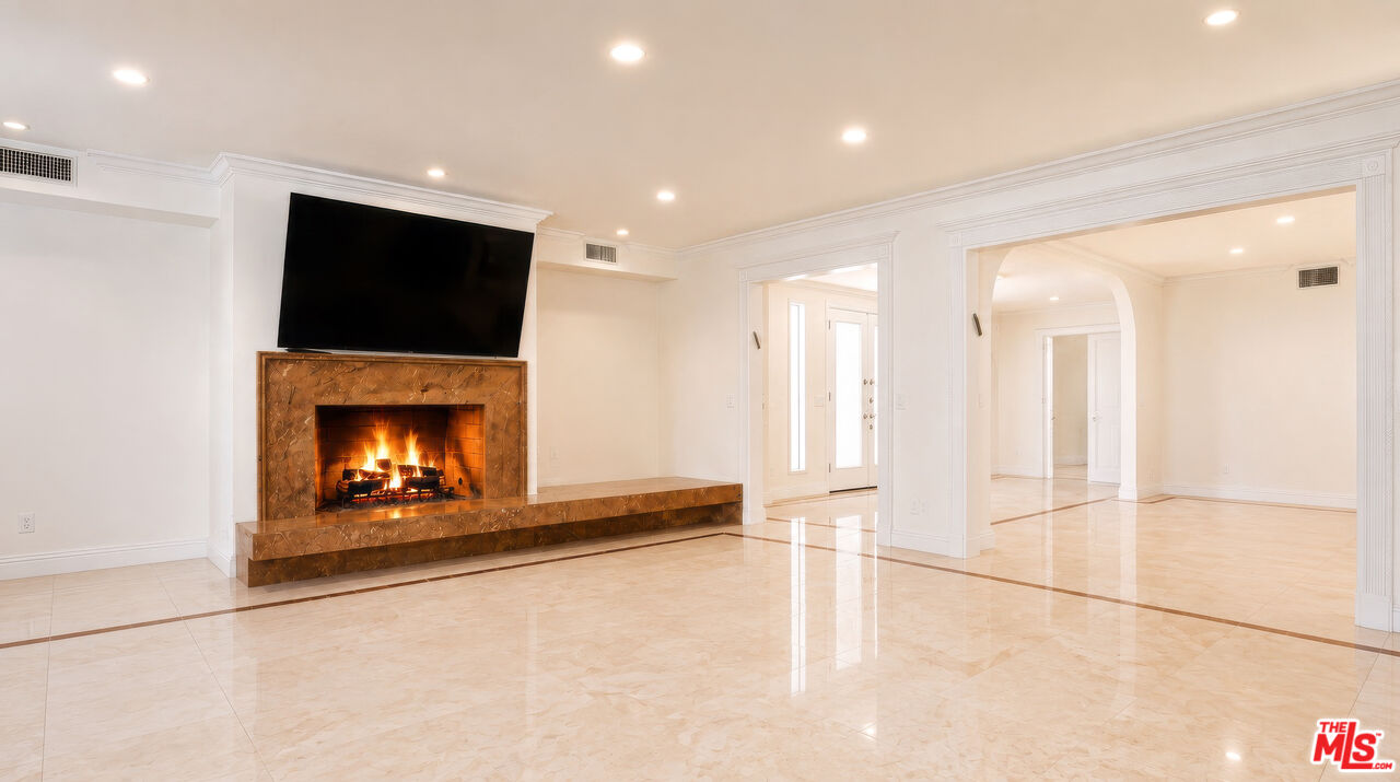 1856 Loma Vista Dr