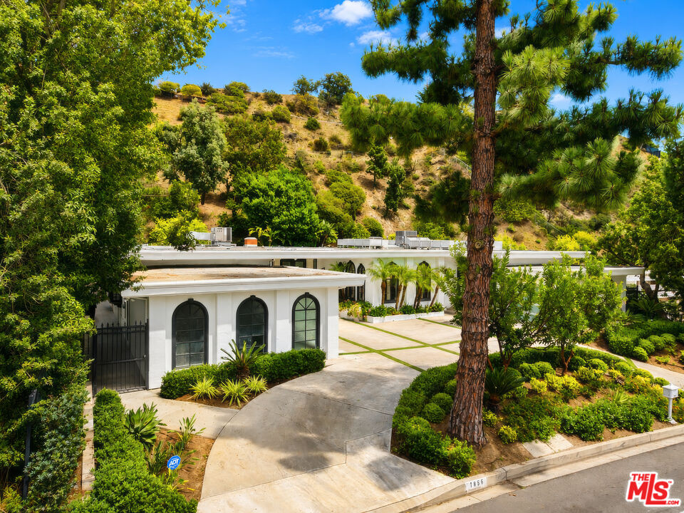 1856 Loma Vista Dr