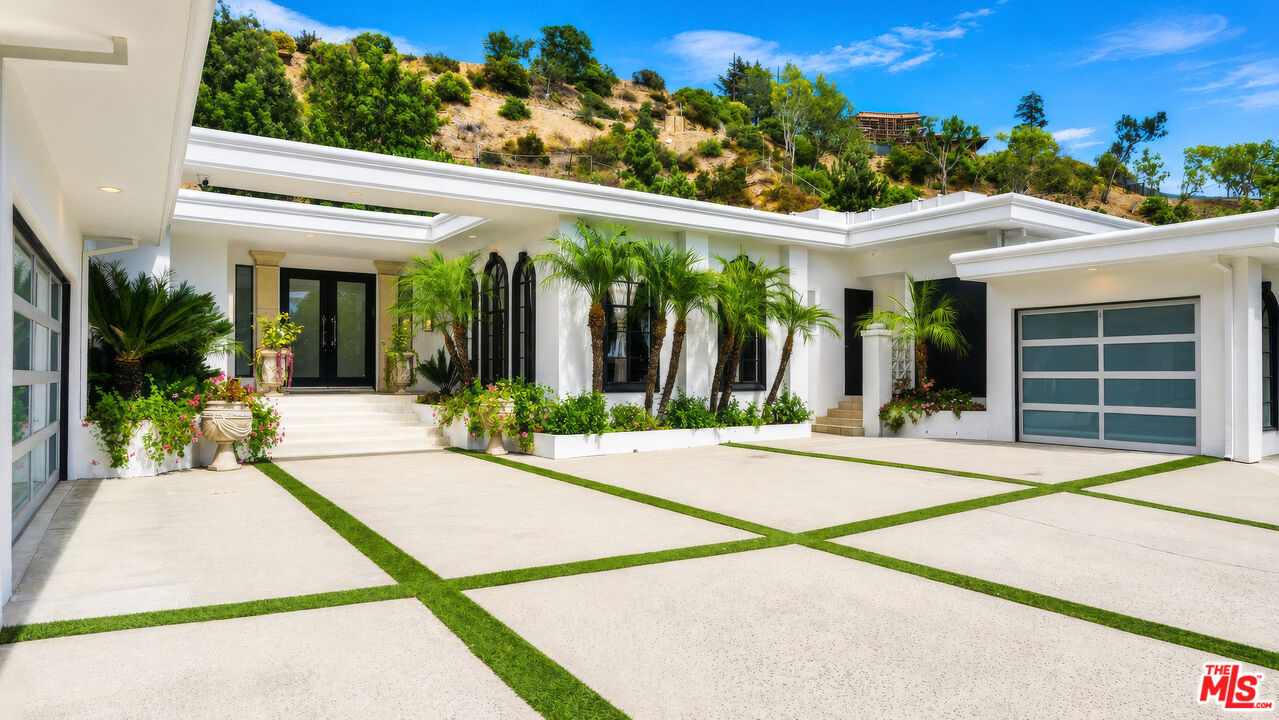 1856 Loma Vista Dr