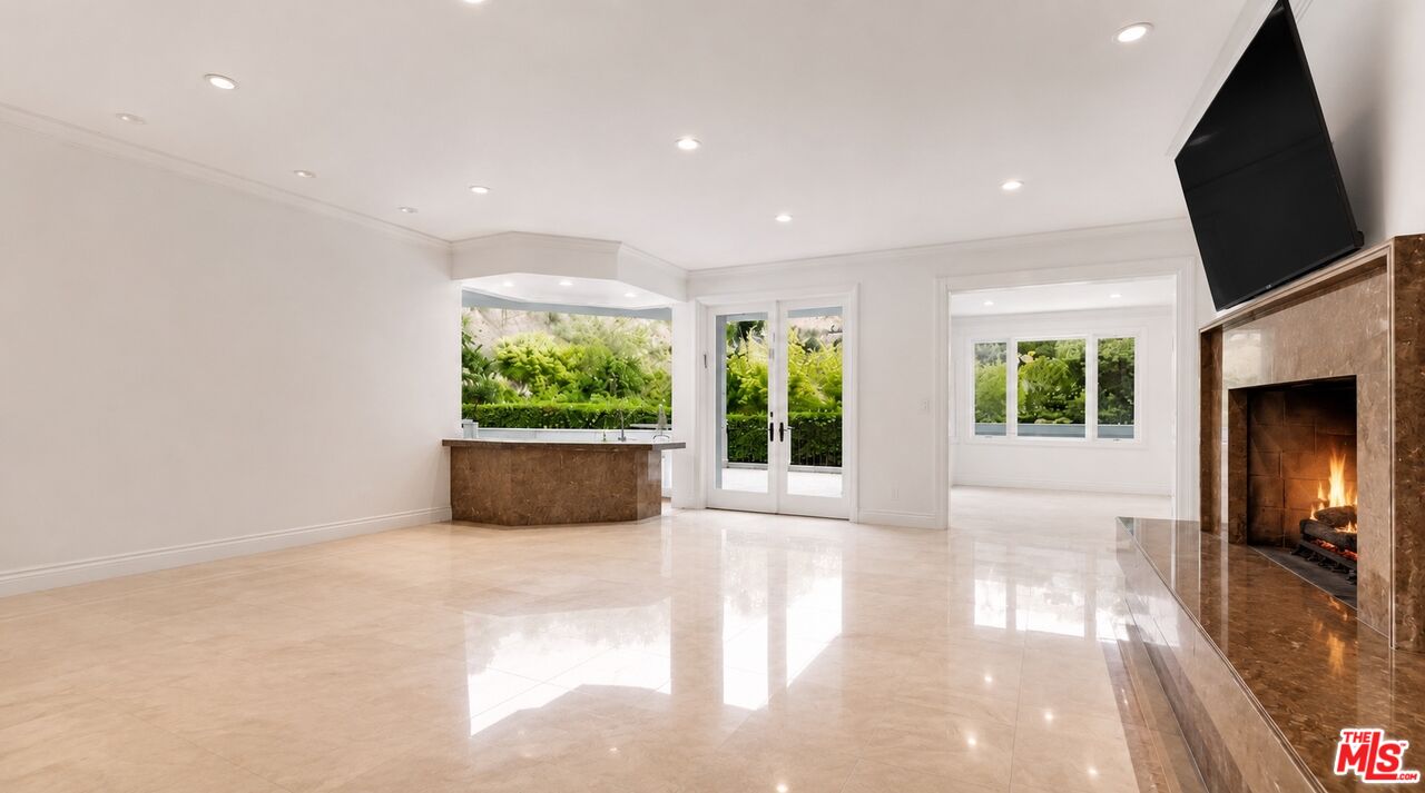 1856 Loma Vista Dr