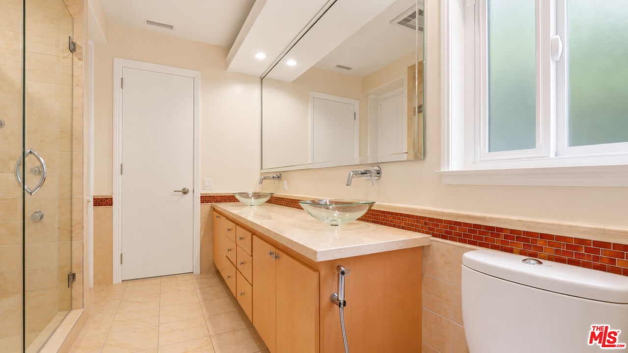 1856 Loma Vista Dr
