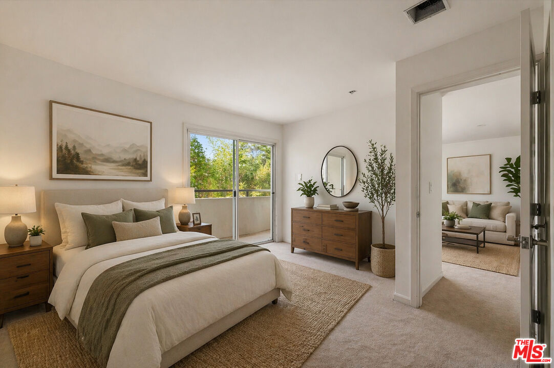 4702 Fulton Ave Unit: 202