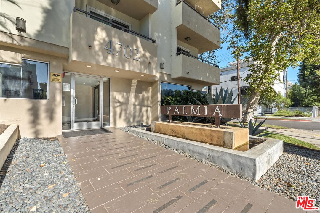 4702 Fulton Ave Unit: 202